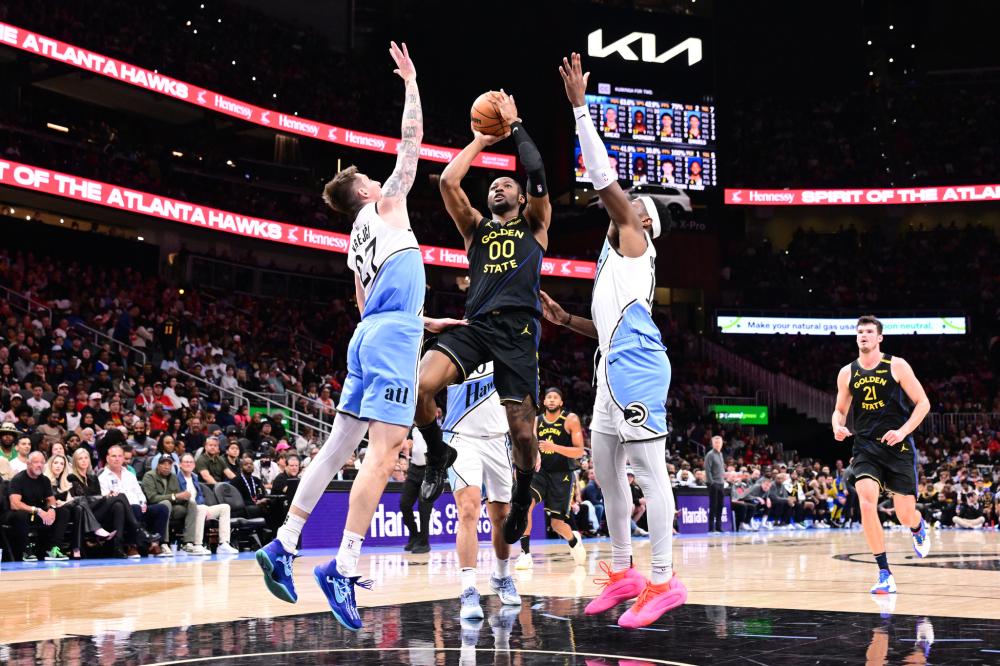 热闻｜B费一传两射造两大神迹！曼联客场4-1大胜狼队升至英超第六